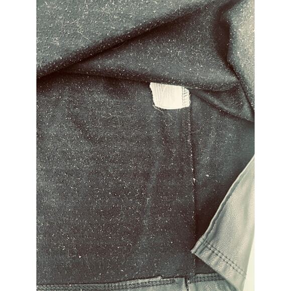 IRIS Black Faux Leather Mini Skirt W/Side Slit Size L - Picture 5 of 5